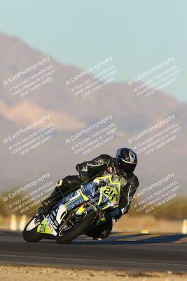 media/Dec-07-2024-CVMA (Sat) [[21c5f1ef85]]/Race 13-Amateur Supersport Middleweight/